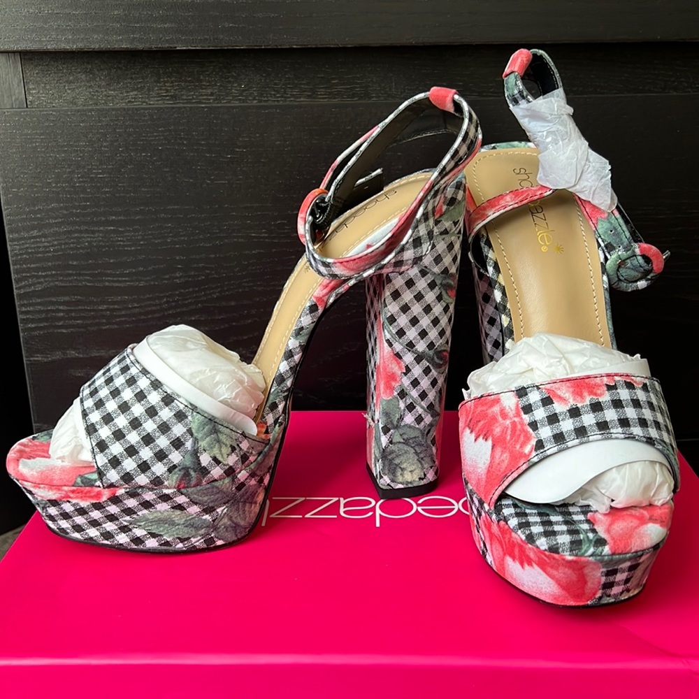 New Shoe Dazzle Floral Dress Sandals